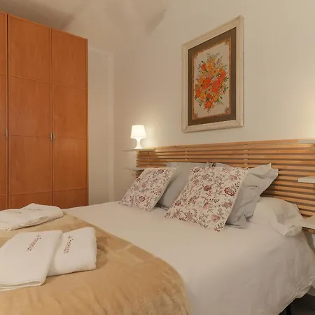 C52 - Seaside 2 Bedrooms By The Center Apartament *
